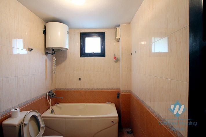 04 bedroom house with cheap price available for rent in Tay Ho district, Hanoi